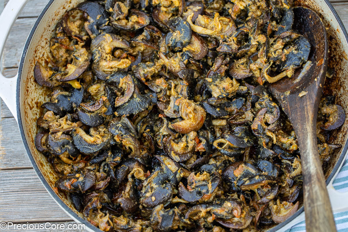 Cameroonian snails recipe made in a pot.