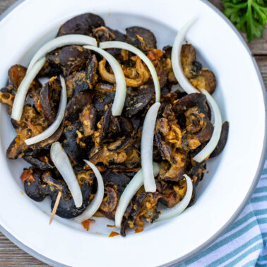 Square image of Cameroonian snails.