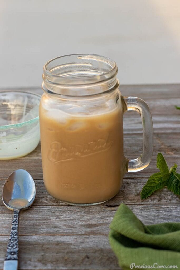 Iced Coffee Recipe: Only 2 ingredients and 5 minutes!