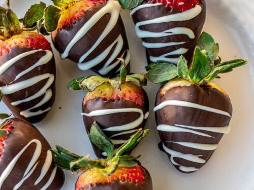 Easy Chocolate Covered Strawberries - A Pretty Life In The Suburbs