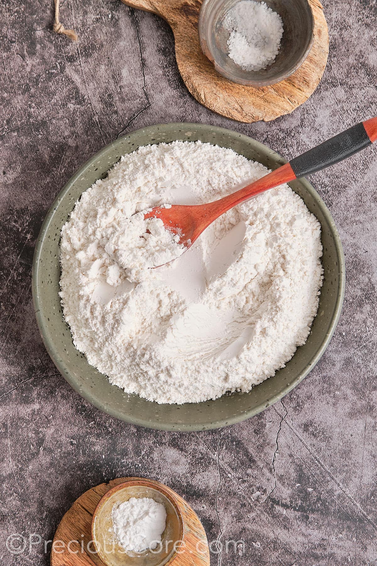 Mix flour, baking powder & salt in separate vessel